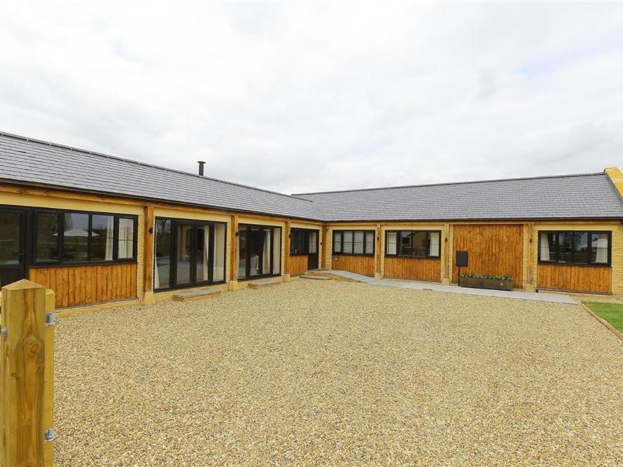 Park Stables Villa Wyck Rissington ภายนอก รูปภาพ